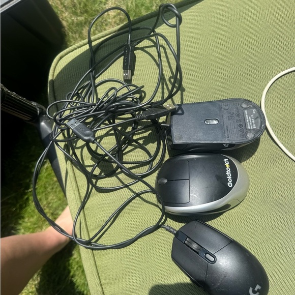 Black and Silver Wired Mouse - Picture 1 of 1